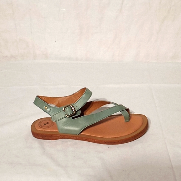 Gee'WaWa Shoes - Final Sale - GEE'WAWA Handmade Green Leather Sandals, size 7